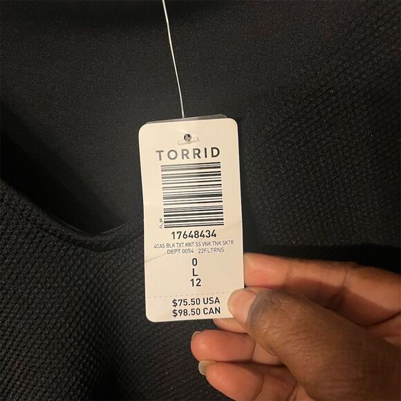 Torrid Plus Sz 0 Black Textured Skater V Neck Short Sleeve Stretch Top Sz L NWT - Picture 6 of 9